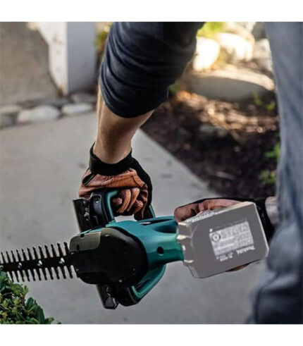 Makita DUH523Z 18V Li-Ion LXT 52cm Hedge Trimmer